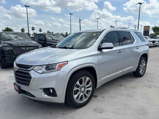 Used 2018 Silver Chevrolet Premier image 2