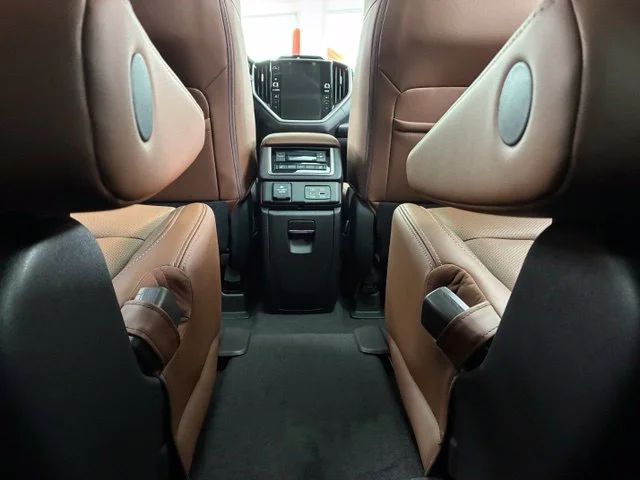 New 2027 DEEPWATER BLUE PEARL Subaru Touring 7-Passenger image 32