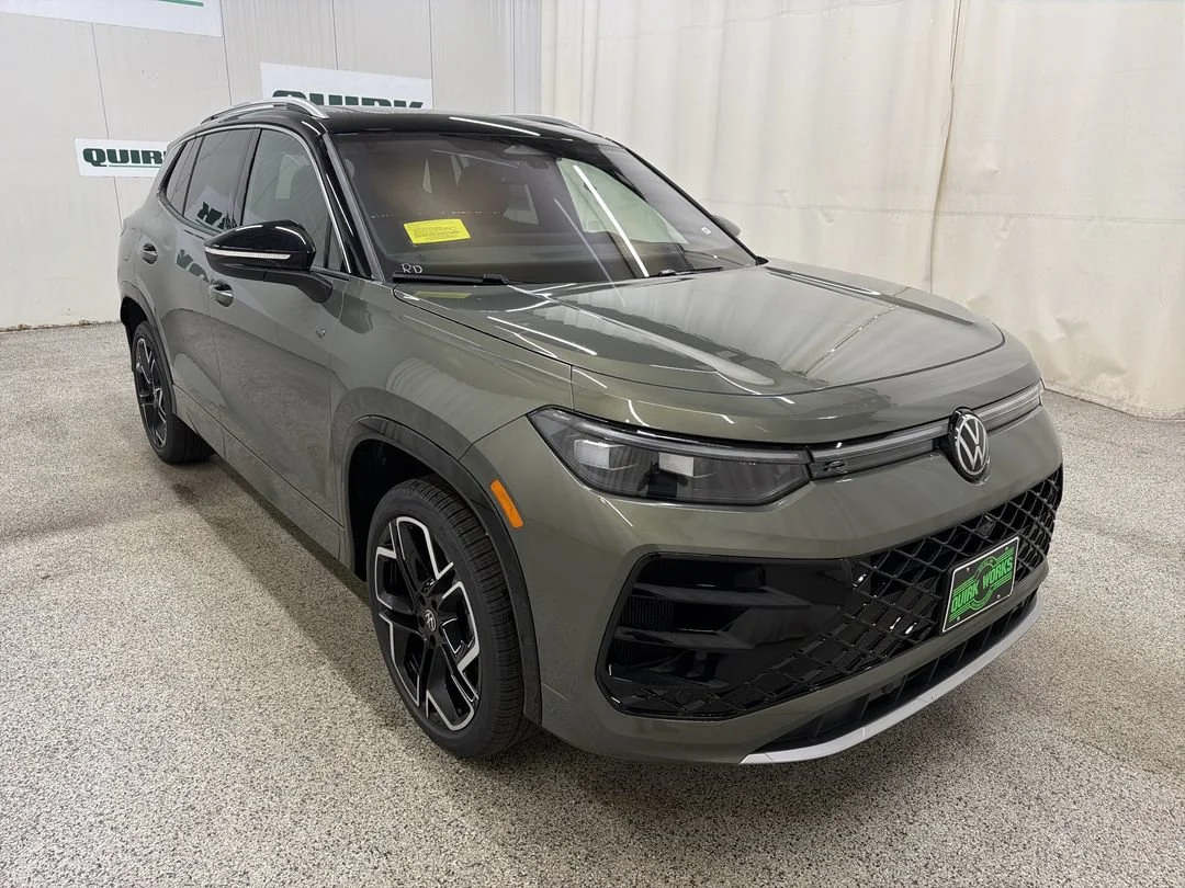 2026 Volkswagen Tiguan 2.0T SEL R-Line Turbo 4Motion's photo