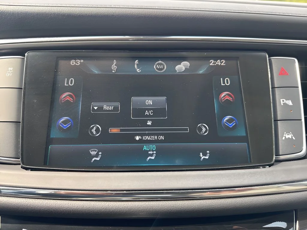 Used 2018 White Buick Premium Group image 21