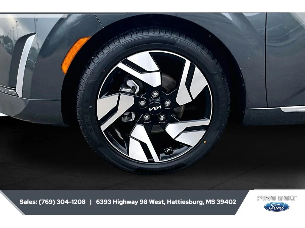 Used 2023 Gravity Gray Kia GT-Line image 7