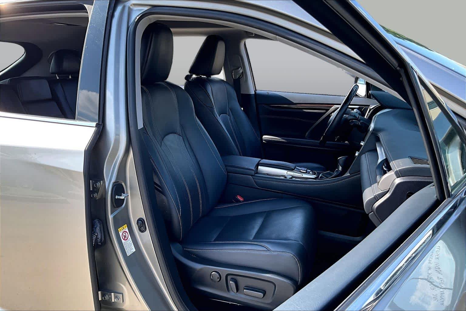 Used 2019 Atomic Silver Lexus  image 8