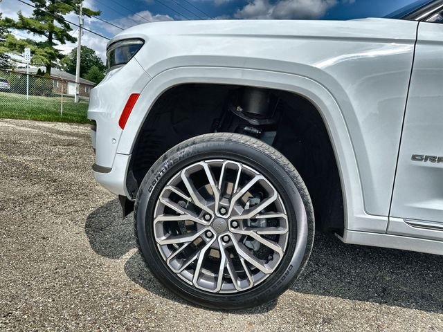 Used 2021 White Jeep Summit image 21