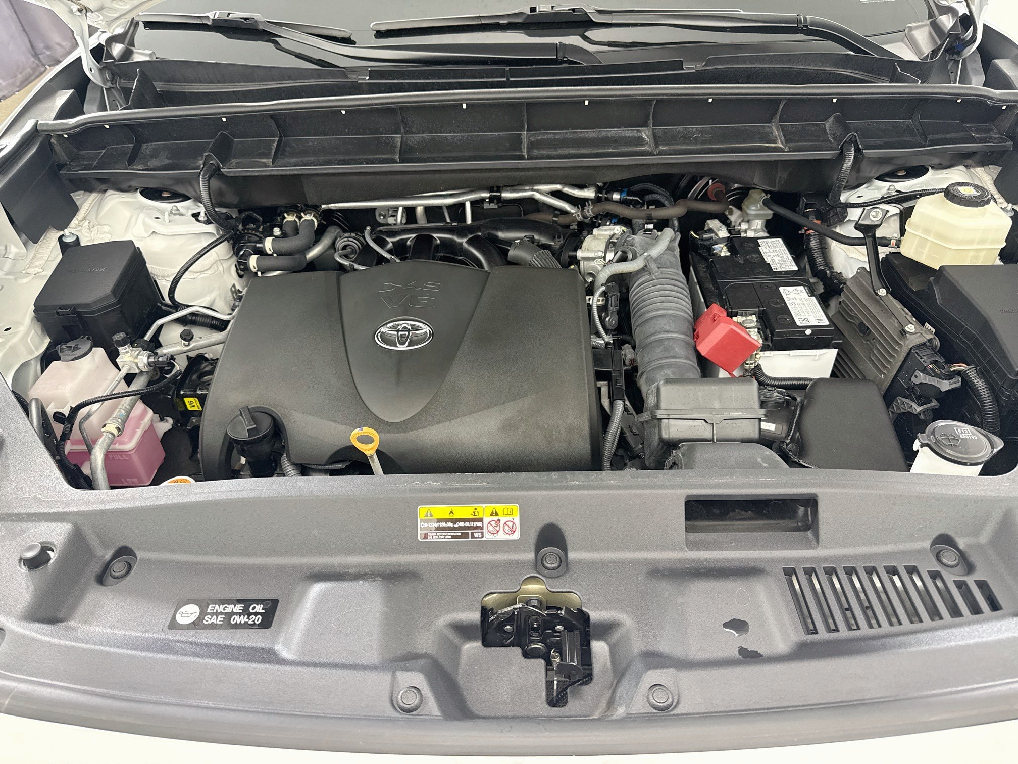 Used 2022 Wind Chill Pearl Toyota Platinum image 32