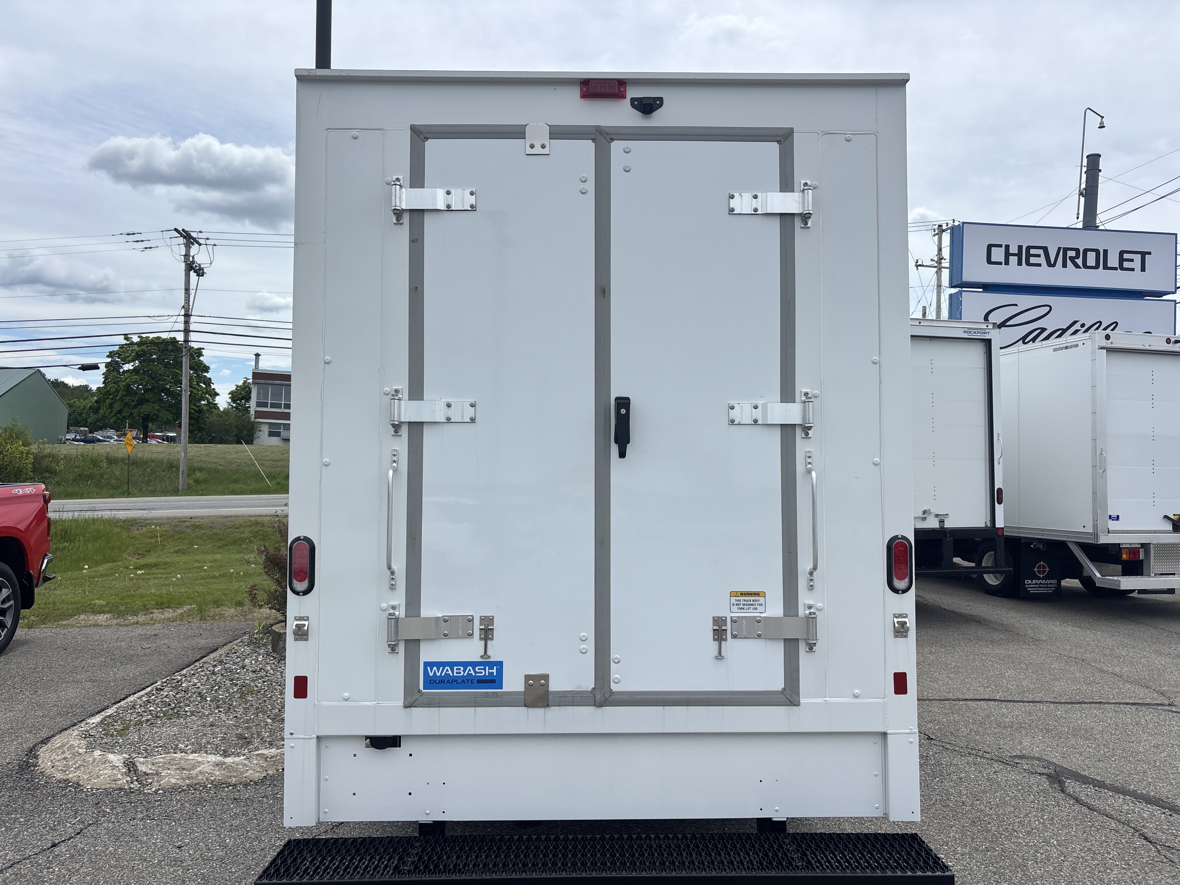 New 2025 Summit White Chevrolet 1WT image 3