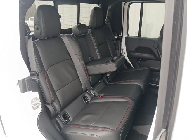 New 2026 Bright White Clear-Coat Exterior Paint Jeep Rubicon image 26