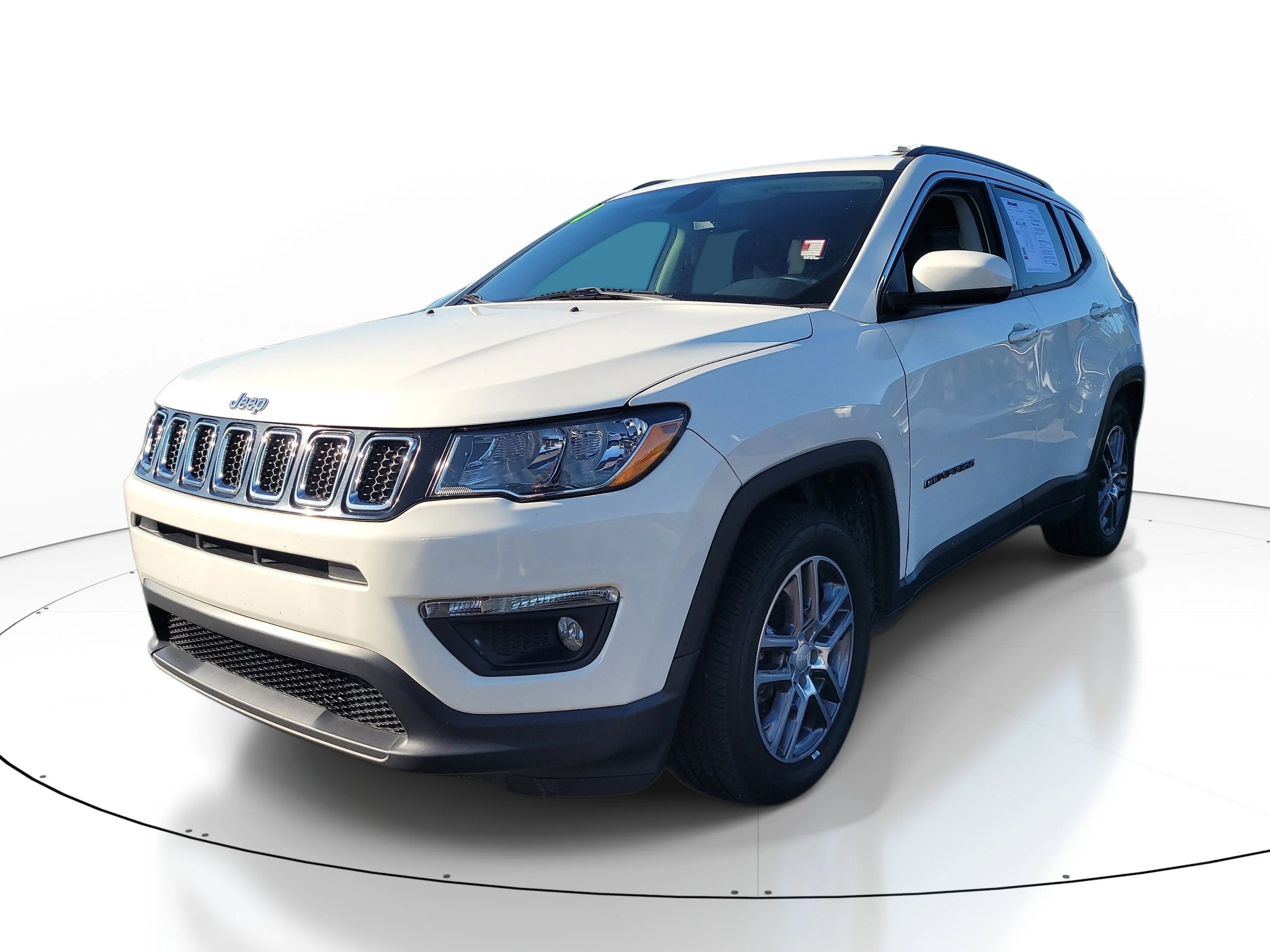 Used 2020 White Clearcoat Jeep Latitude image 3