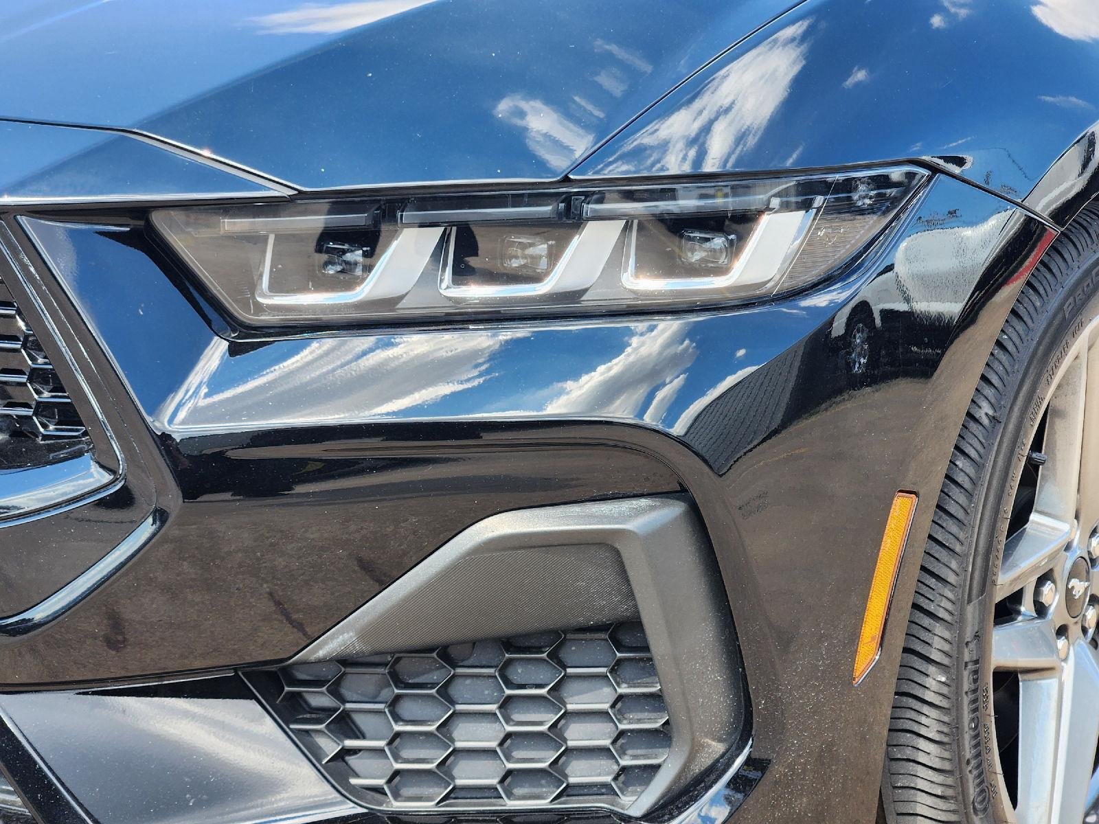 2024 Ford Mustang photo 8 of 33