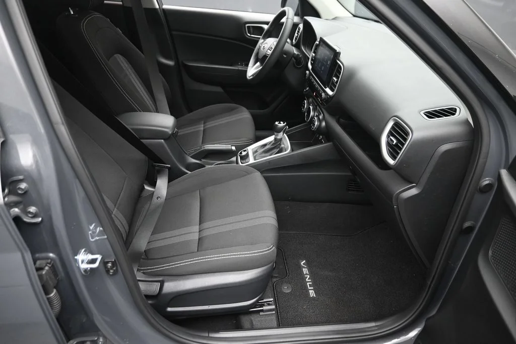 Certified Used 2025 Gray Hyundai SEL image 9