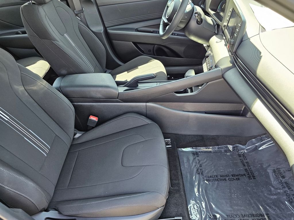 2026 Hyundai Elantra SEL Sport - Photo 13