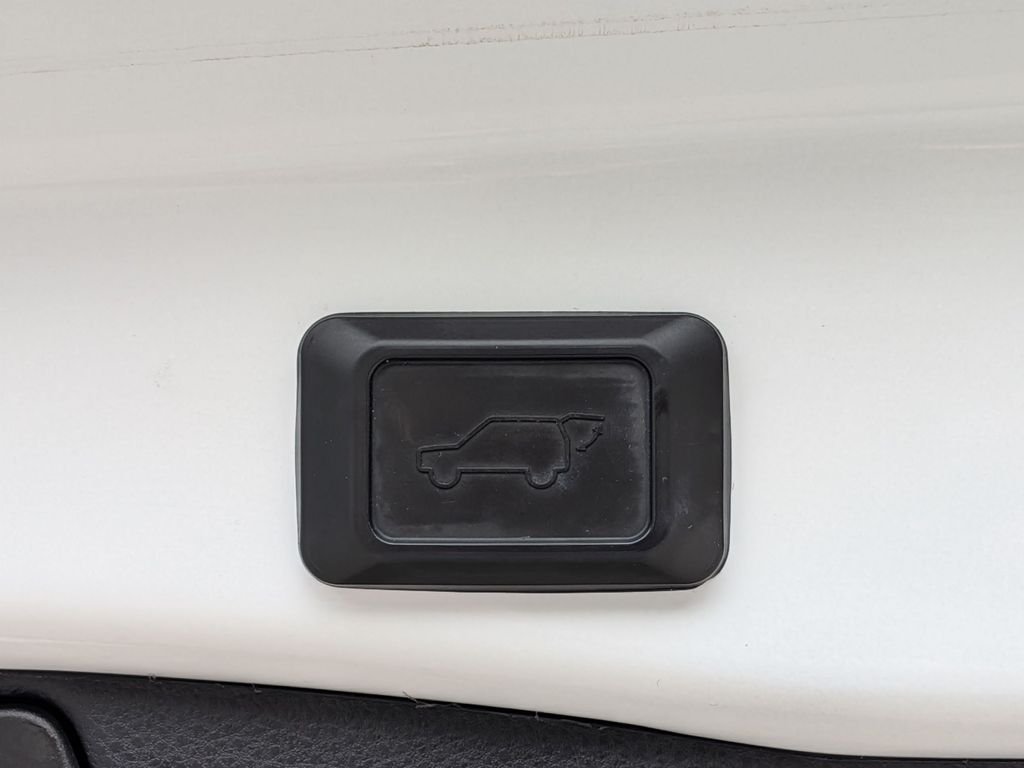 Used 2021 White Toyota XLE image 31