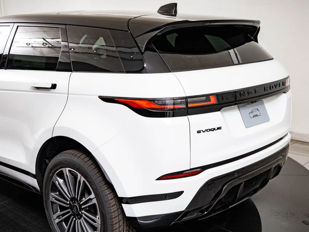 New 2026 Fuji White Land Rover Dynamic image 19