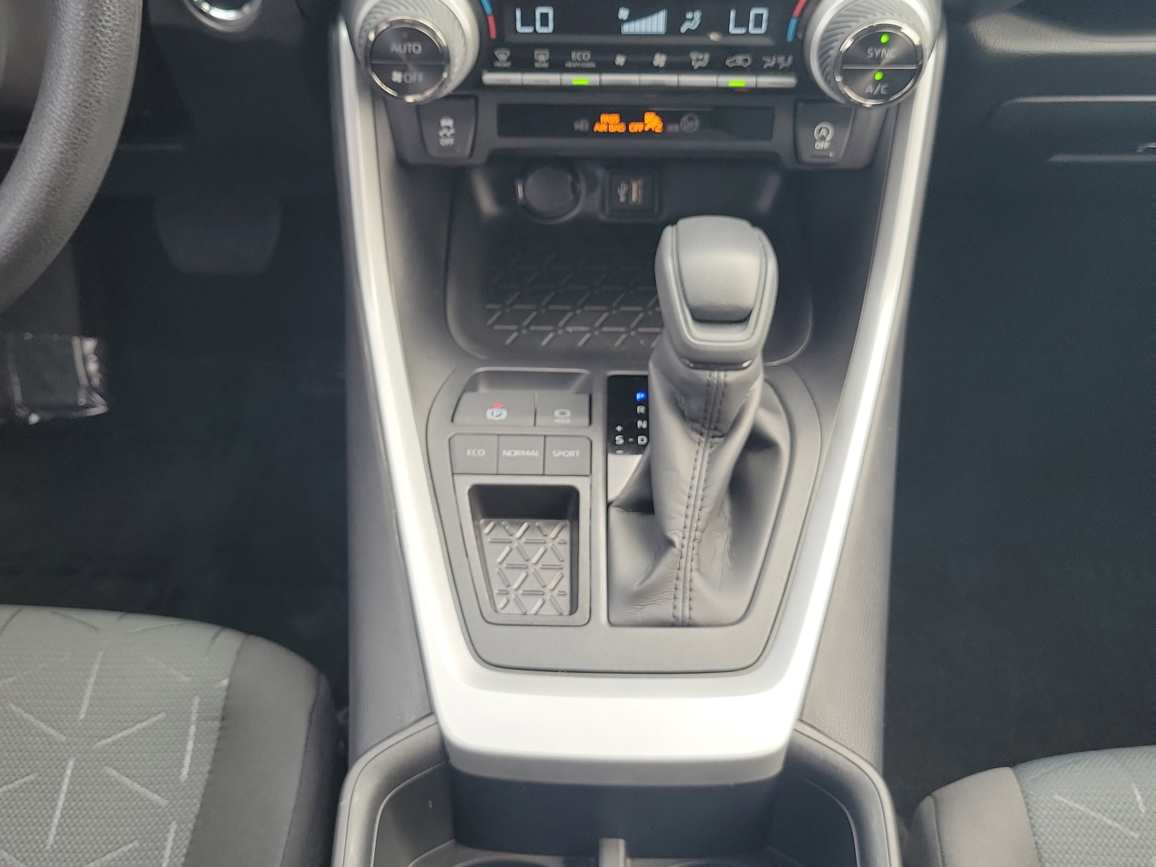 Used 2025 Silver Sky Metallic Toyota XLE image 21