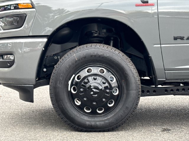New 2026 Ceramic Gray Clear-Coat Exterior Paint RAM Laramie image 8