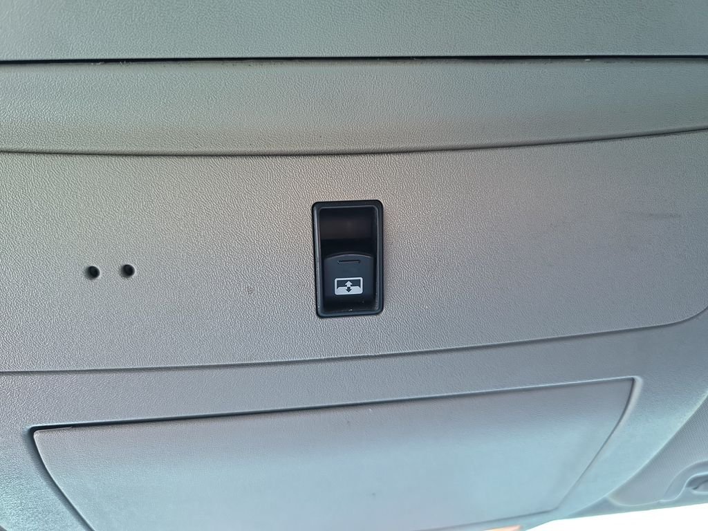 Used 2015 White Nissan PRO-4X image 27