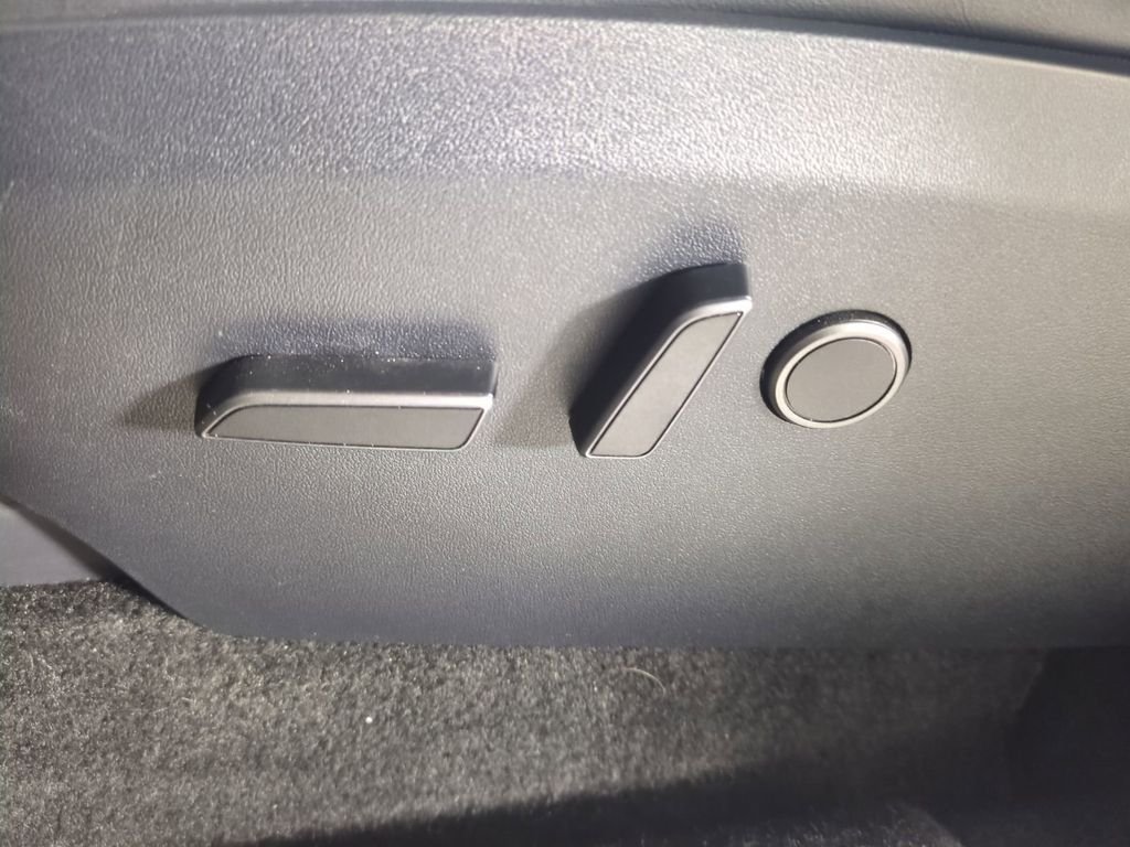 2023 Tesla Model Y Long Range - Photo 23