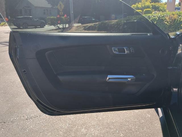 Used 2018 Shadow Black Ford  image 13