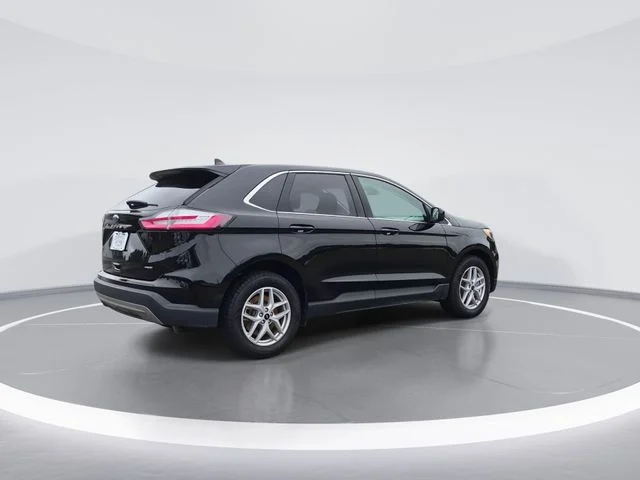 Used 2024 Black Ford SEL image 8