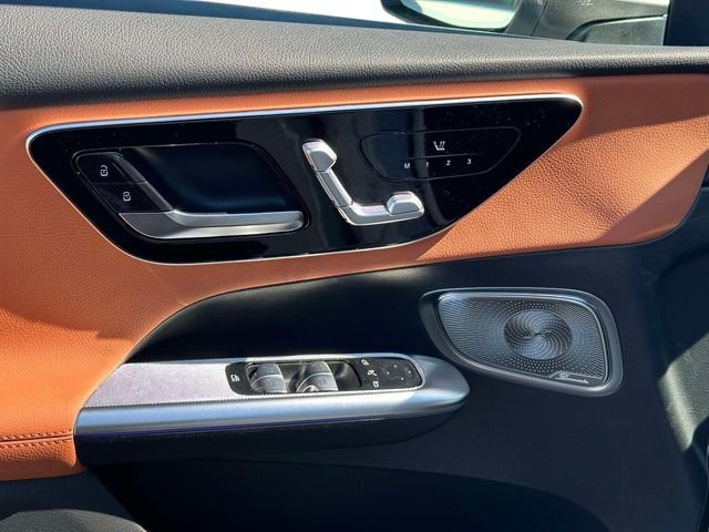 New 2026 Polar White Mercedes-Benz GLC 300 image 13