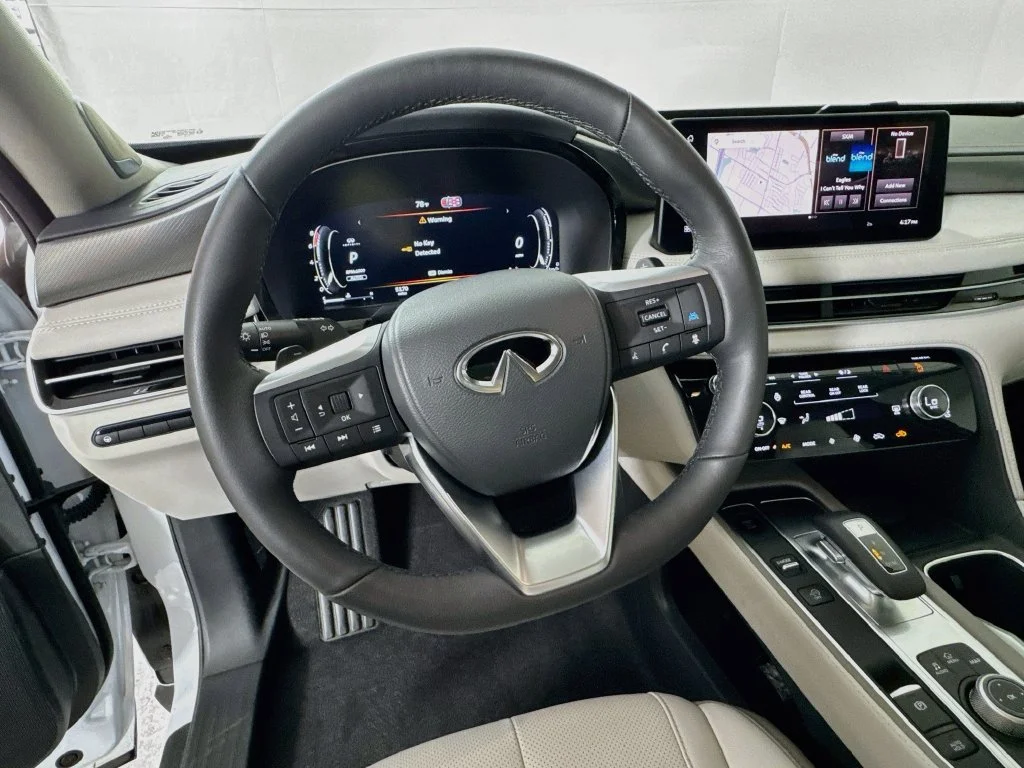 Certified Used 2027 White INFINITI LUXE image 14