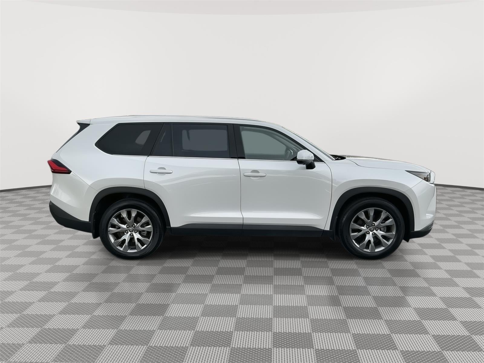 Certified Used 2024 Wind Chill Pearl Toyota Limited image 26