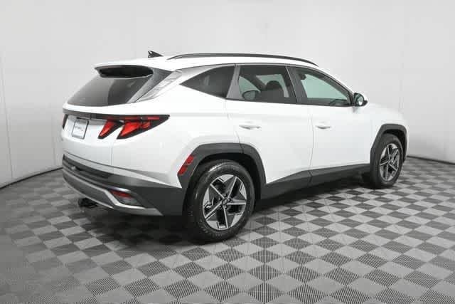 New 2026 Serenity White Pearl Hyundai SEL FWD image 40