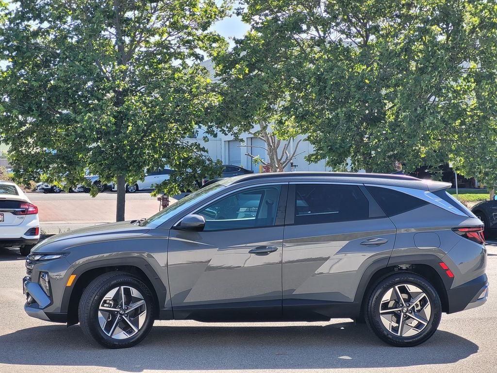 Used 2025 Gray Hyundai SEL image 7