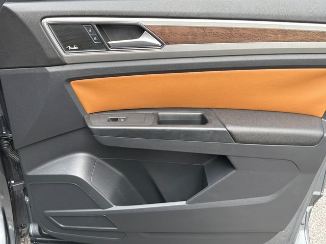 Used 2018 Gray Volkswagen SEL Premium image 14