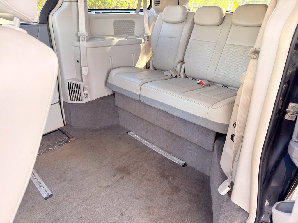 Used 2009 Blue Chrysler Touring image 3