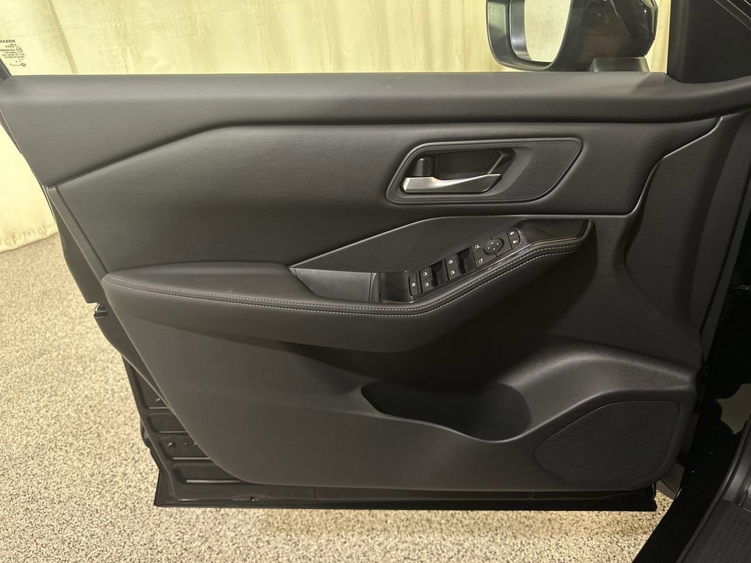 2026 Nissan Rogue SV - Photo 17