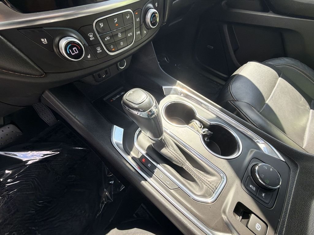 Used 2018 Summit White Chevrolet Premier image 19