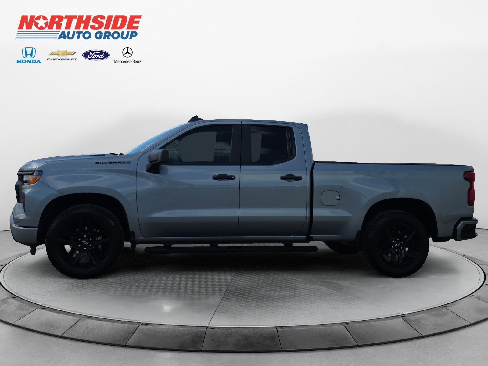 Used 2025 Sterling Gray Metallic Chevrolet Custom image 4