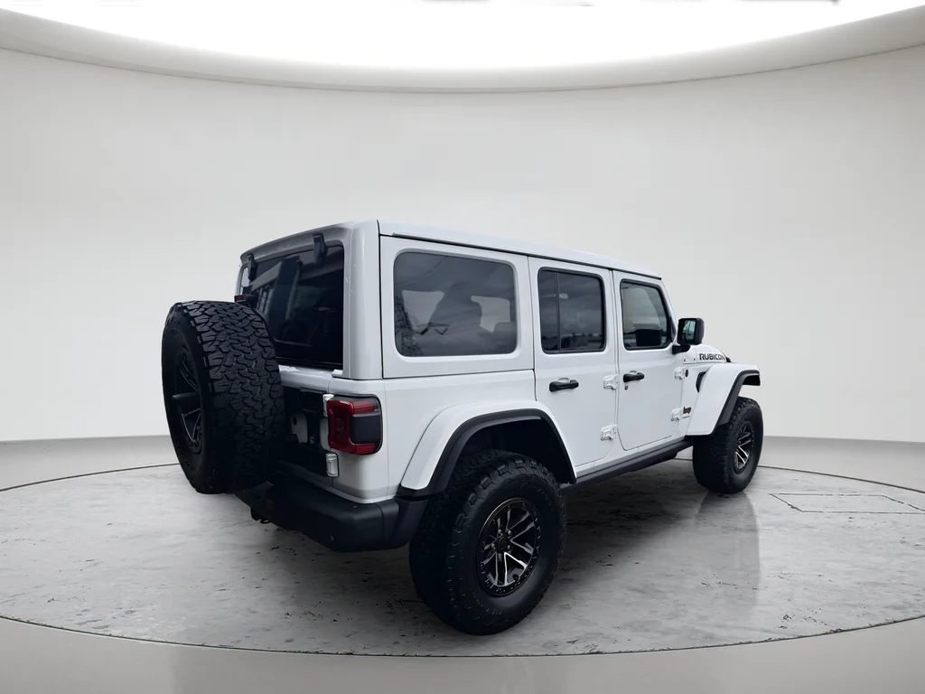 New 2026 Bright White Clear-Coat Exterior Paint Jeep Rubicon X image 5