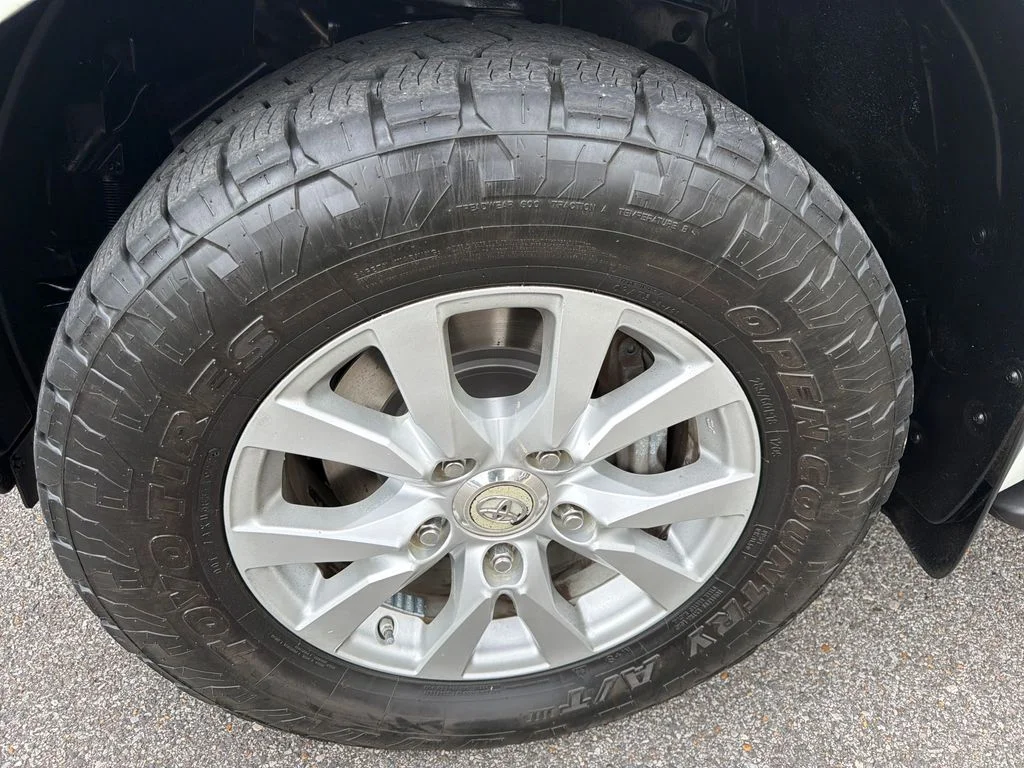 Used 2018 Blizzard Pearl Toyota  image 15