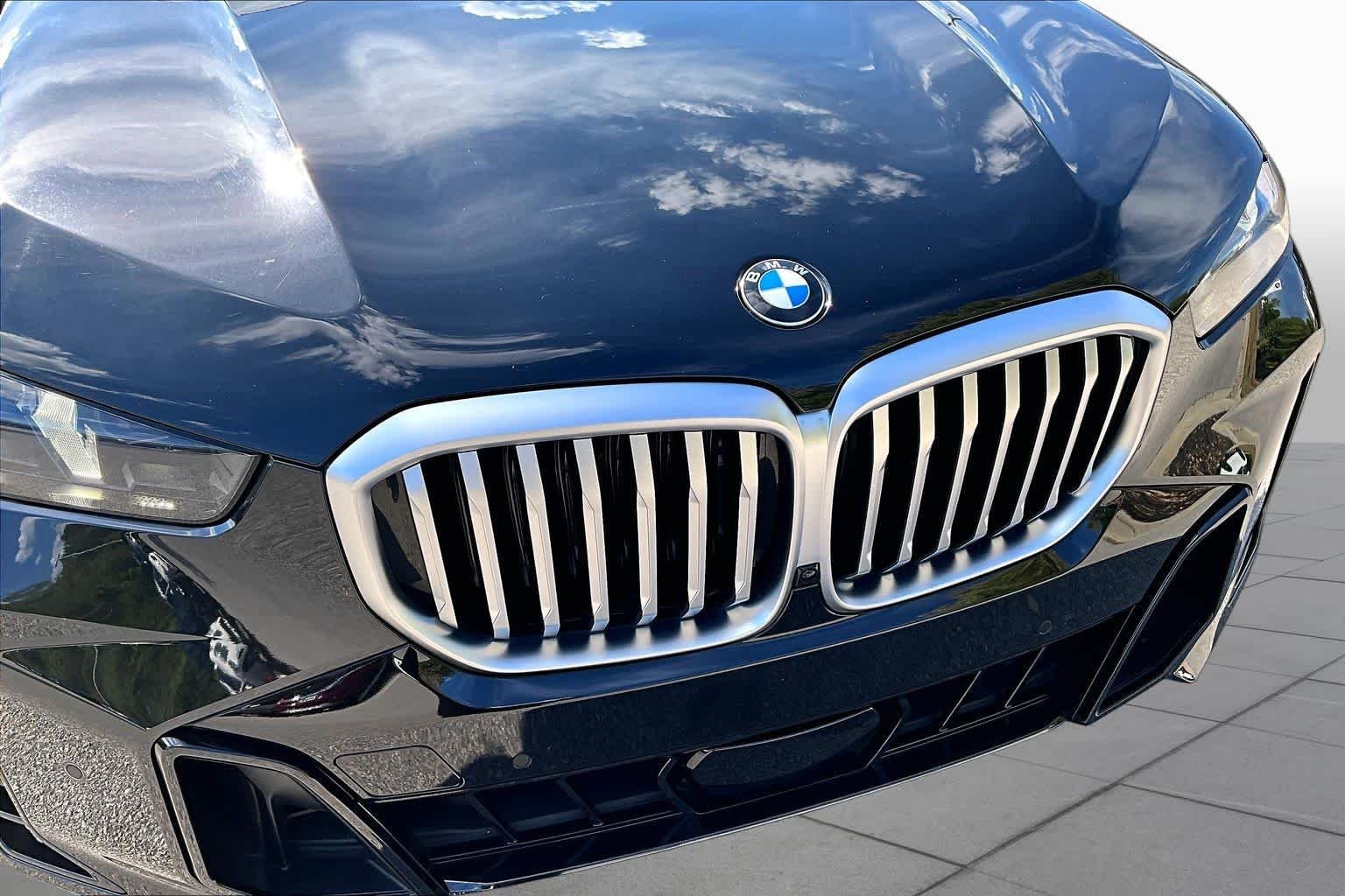 Certified Used 2024 Black Sapphire Metallic BMW sDrive40i image 31