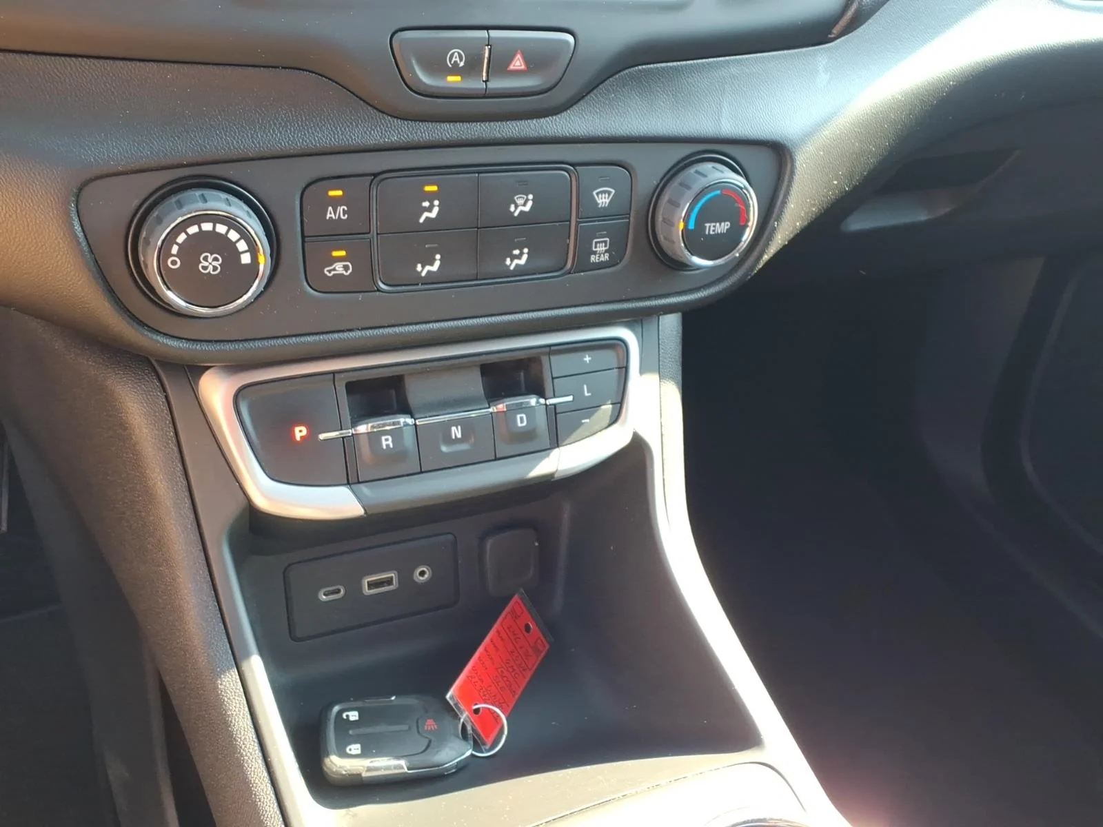 Used 2024 Summit White GMC SLE image 8