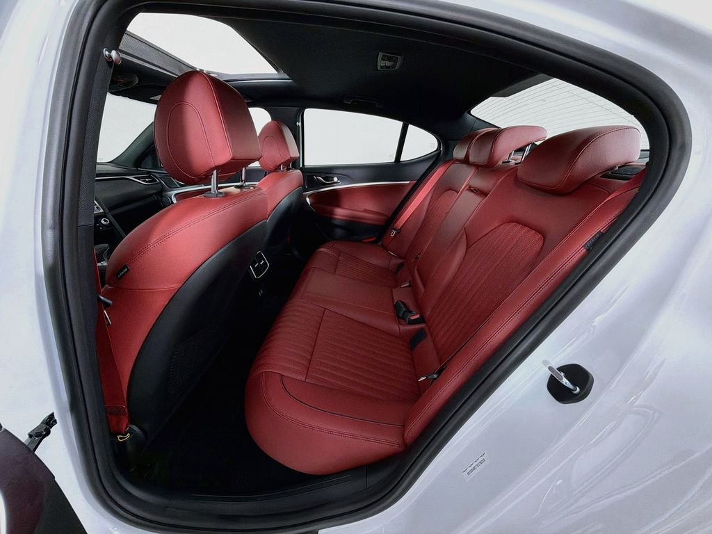 New 2026 Uyuni White Genesis 3.3T Sport Prestige image 26