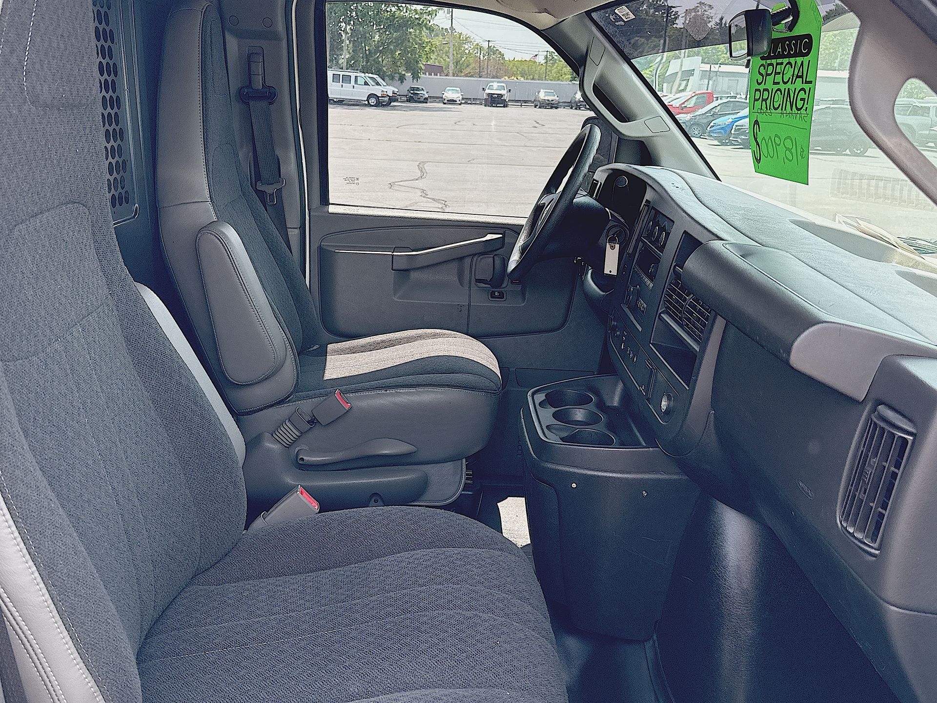 2019 GMC Savana Cargo Work Van - Photo 23