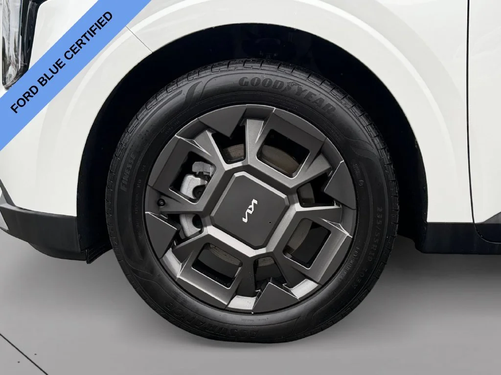 Certified Used 2026 White Kia EX image 15