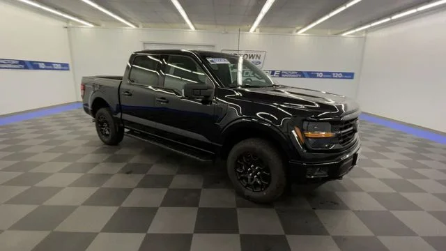 New 2026 Black Ford XLT image 2