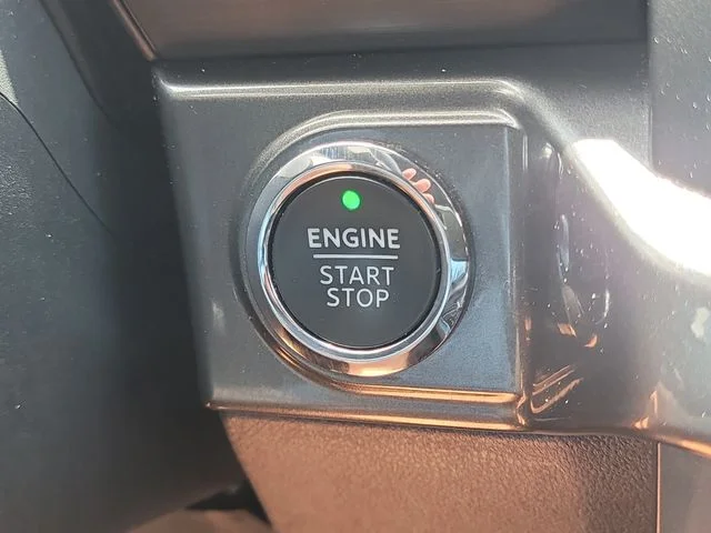 Used 2023 Gray Ford XLT image 30