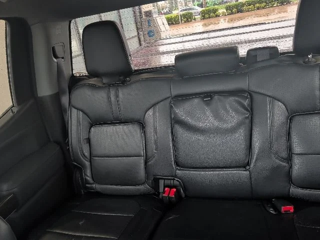 Used 2021 Silver GMC Elevation image 16