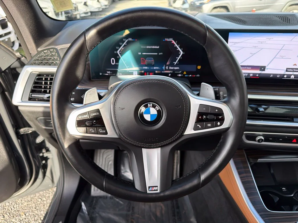 Used 2025 Gray BMW xDrive40i image 37
