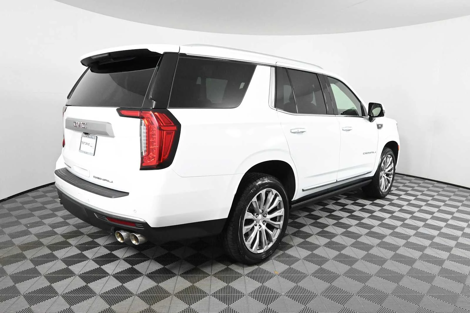 Used 2023 Summit White GMC Denali image 8