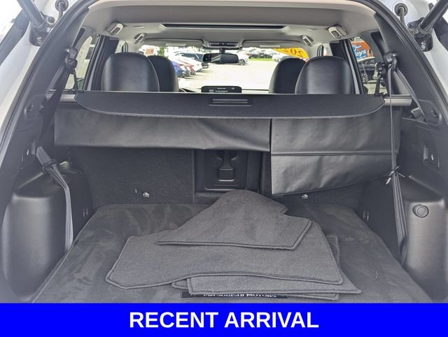 Used 2024  Mitsubishi SEL image 27