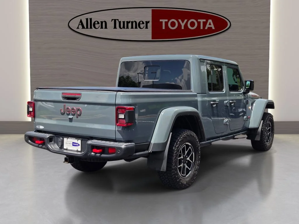 Used 2024 Gray Jeep Rubicon image 6