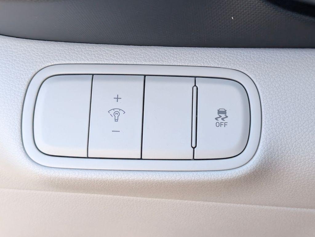 New 2026 Silver Hyundai SEL image 35
