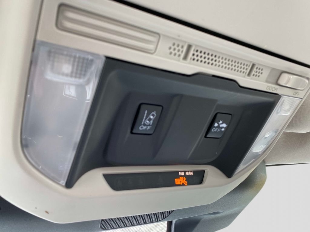 Used 2023 White Subaru Base image 29