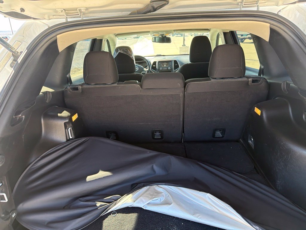 Used 2015 White Jeep Sport image 7