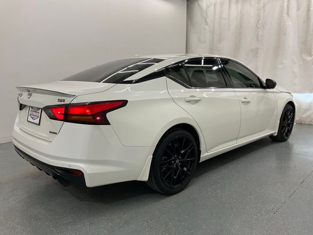Used 2023 White Nissan 2.0 SR image 7